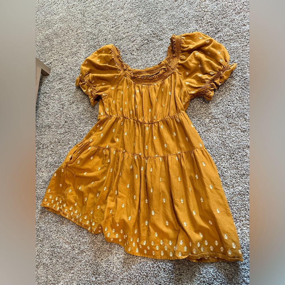 Off the shoulder dress NWOT
